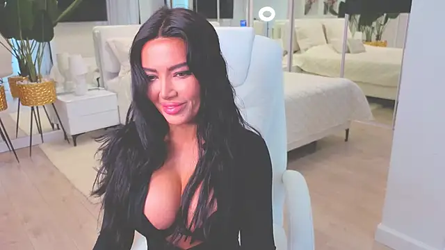 Snapshot of wowEva chatting on 11.07.25 wowEva online show from 11.07.25