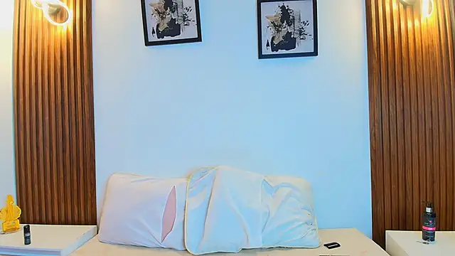 Snapshot of SofiaSweet_ chatting on 10.10.25 SofiaSweet online show from 10.10.25