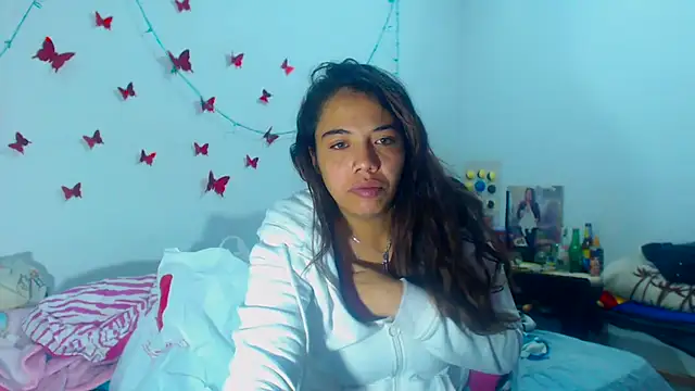 AmaraRoberts420 online show from 12.17.24