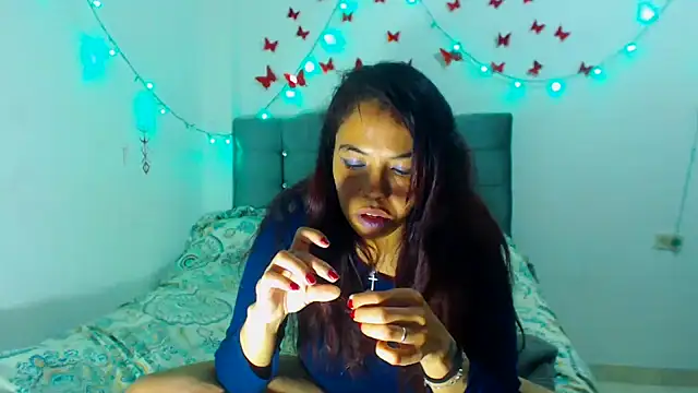 AmaraRoberts420 online show from 01.20.25