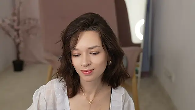 Snapshot of VivianLy_ chatting on 01.26.25 VivianLy online show from 01.26.25