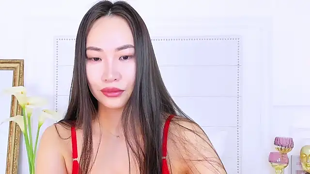 NaomiYuu online show from 02.23.25