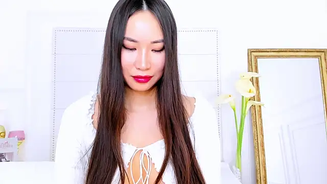 NaomiYuu online show from 03.11.25