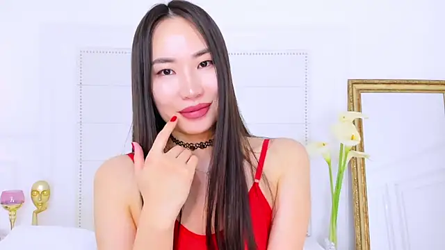 NaomiYuu online show from 03.22.25