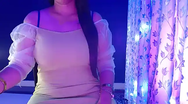 Snapshot of janifer001 chatting on 12.15.24 janifer001 online show from 12.15.24