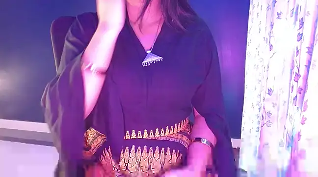 Snapshot of janifer001 chatting on 12.20.24 janifer001 online show from 12.20.24