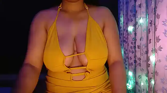 Snapshot of janifer001 chatting on 01.15.25 janifer001 online show from 01.15.25