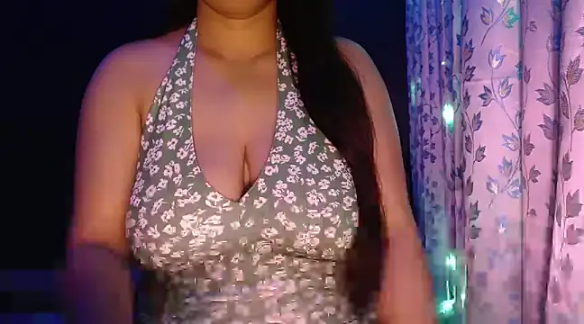 Snapshot of janifer001 chatting on 01.27.25 janifer001 online show from 01.27.25