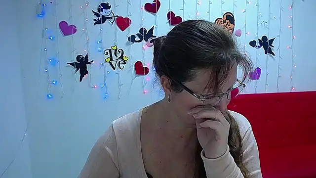 VanessaHotts online show from 02.10.25