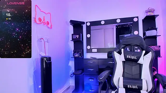 miss kitty online show from 02.05.25