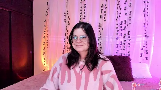 Snapshot of Mey_moon chatting on 12.03.24 Mey moon online show from 12.03.24