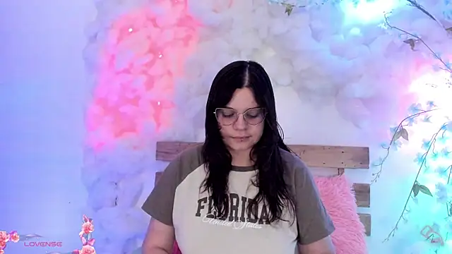 Snapshot of Mey_moon chatting on 02.03.25 Mey moon online show from 02.03.25