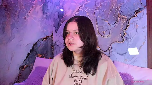 Snapshot of Mey_moon chatting on 11.15.25 Mey moon online show from 11.15.25