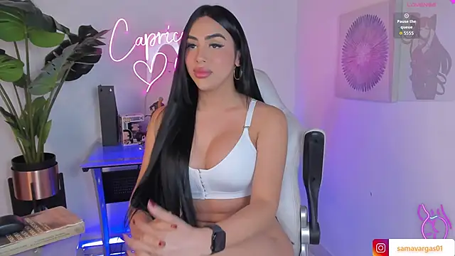 Snapshot of Korina_Saenz01 chatting on 11.08.25 Korina Saenz01 online show from 11.08.25