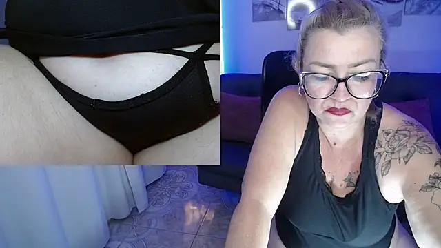 Snapshot of jazmin_ross chatting on 12.18.24 jazmin ross online show from 12.18.24
