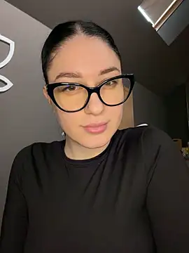 moniqque online show from 11.12.25