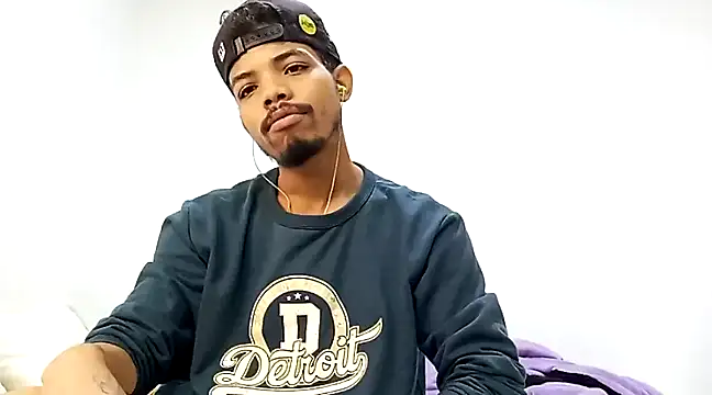 Snapshot of danidiazto2023 chatting on 03.16.25 danidiazto2023 online show from 03.16.25