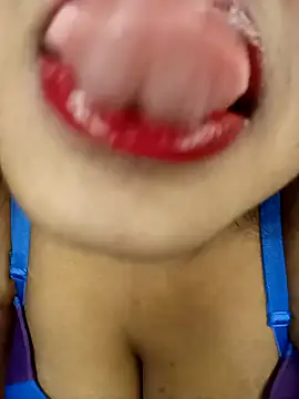 Snapshot of Hotlisa chatting on 02.19.25 Hotlisa online show from 02.19.25