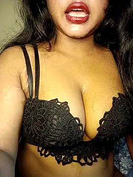 Snapshot of Hotlisa chatting on 11.19.25 Hotlisa online show from 11.19.25