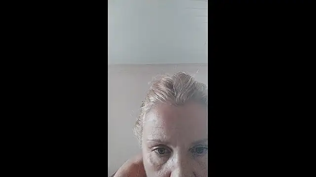 Snapshot of Alicia_Sage chatting on 10.17.25 Alicia Sage online show from 10.17.25