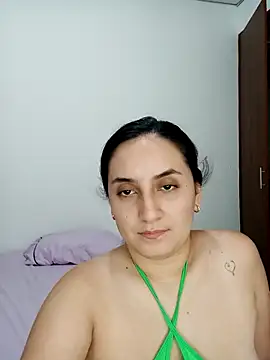 Snapshot of Angeelus2 chatting on 09.18.25 Angeelus2 online show from 09.18.25