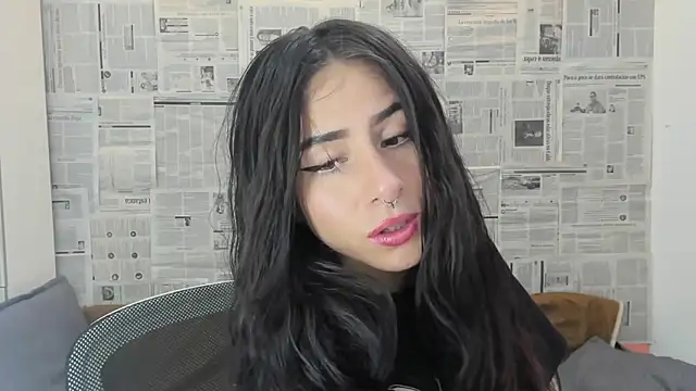 Snapshot of Mhelanny2 chatting on 01.15.25 Mhelanny2 online show from 01.15.25