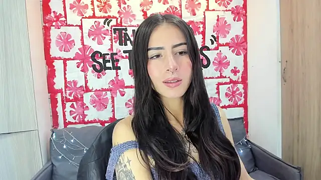 Snapshot of Mhelanny2 chatting on 02.15.25 Mhelanny2 online show from 02.15.25