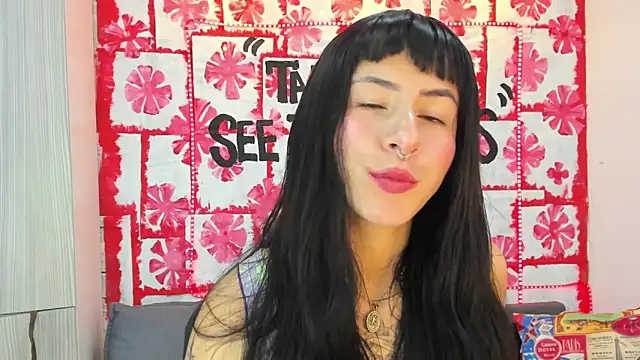 Snapshot of Mhelanny2 chatting on 03.20.25 Mhelanny2 online show from 03.20.25