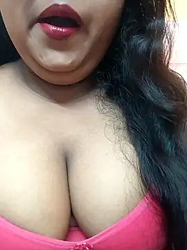 Snapshot of Sophiaboudi chatting on 01.16.25 Sophiaboudi online show from 01.16.25