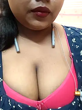 Snapshot of Sophiaboudi chatting on 03.12.25 Sophiaboudi online show from 03.12.25