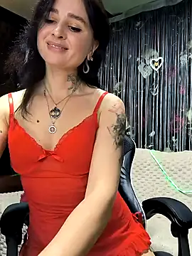 KikiXRed online show from 12.15.24