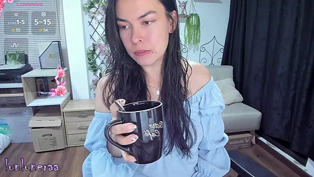 Snapshot of Lunlunera chatting on 02.24.25 Lunlunera online show from 02.24.25