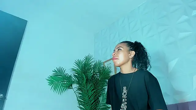 Hellen Sky online show from 10.03.25