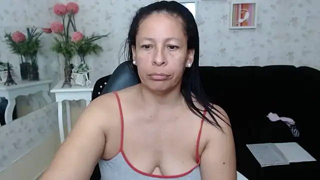 Snapshot of mature_martina chatting on 02.15.25 mature martina online show from 02.15.25