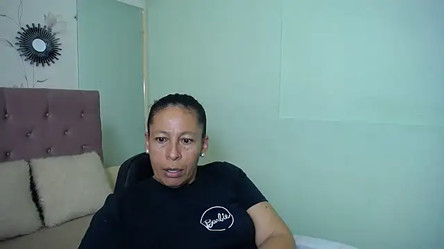 Snapshot of mature_martina chatting on 02.25.25 mature martina online show from 02.25.25