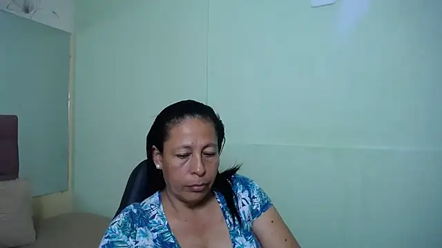 Snapshot of mature_martina chatting on 02.28.25 mature martina online show from 02.28.25