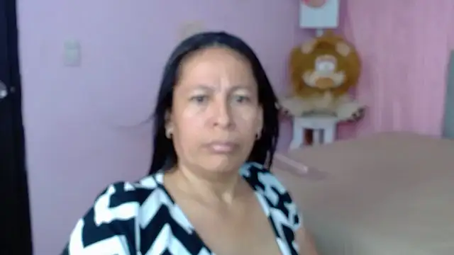 Snapshot of mature_martina chatting on 10.14.25 mature martina online show from 10.14.25