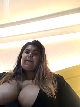 Snapshot of biancabombombbw chatting on 01.12.25 biancabombombbw online show from 01.12.25