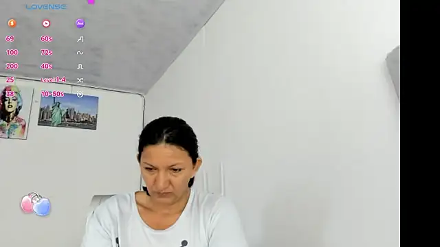 Snapshot of Angelblue_ chatting on 01.26.25 Angelblue online show from 01.26.25