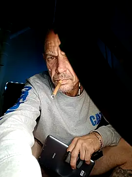 Snapshot of deepstroker42071 chatting on 09.23.25 deepstroker42071 online show from 09.23.25