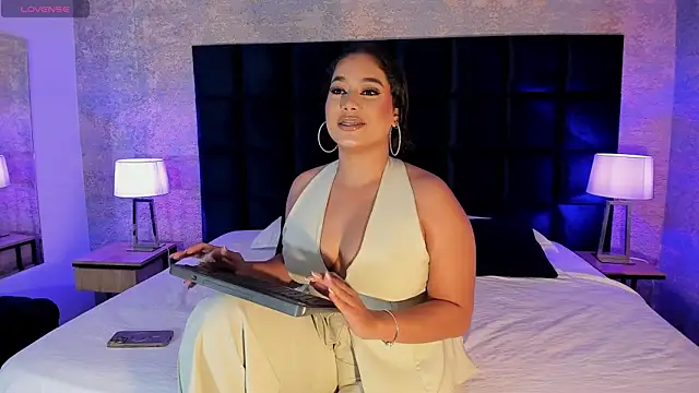 Snapshot of Gaby_Blaze chatting on 03.08.25 Gaby Blaze online show from 03.08.25