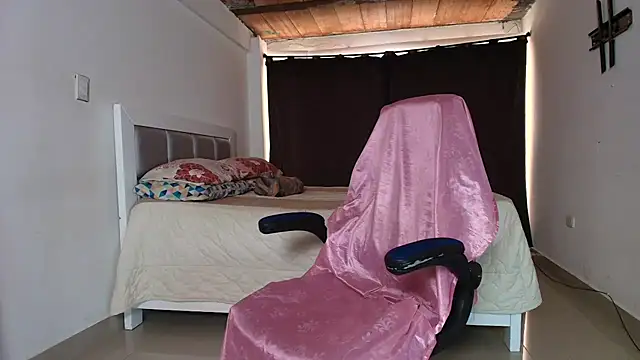 Snapshot of Danna_777 chatting on 09.13.25 Danna 777 online show from 09.13.25