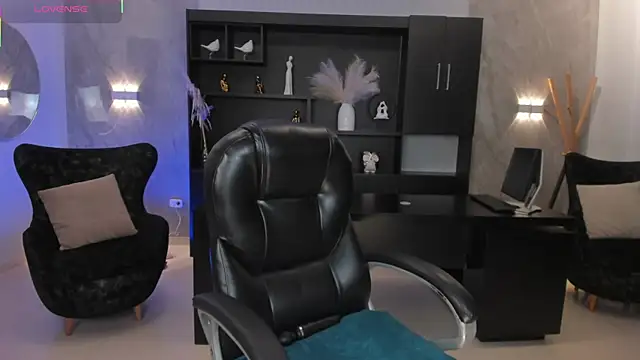 Snapshot of AmyWalker_ chatting on 03.16.25 AmyWalker online show from 03.16.25