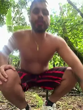 Snapshot of Juan_Castano chatting on 01.05.25 Juan Castano online show from 01.05.25