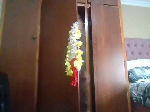 Snapshot of ShooingBunch chatting on 10.29.25 ShooingBunch online show from 10.29.25