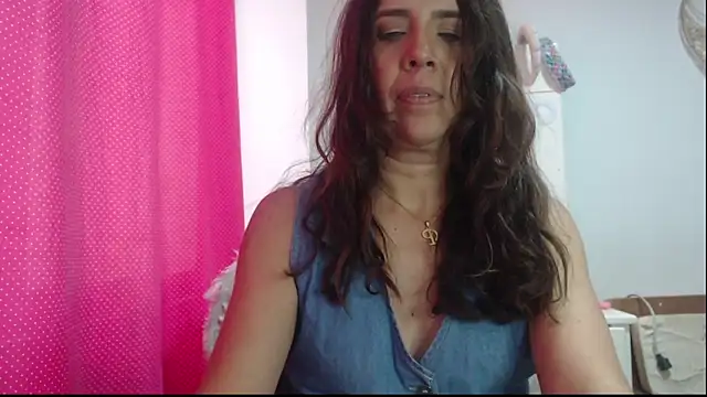 Snapshot of Victoria_meester chatting on 01.10.25 Victoria meester online show from 01.10.25