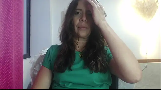 Snapshot of Victoria_meester chatting on 01.12.25 Victoria meester online show from 01.12.25