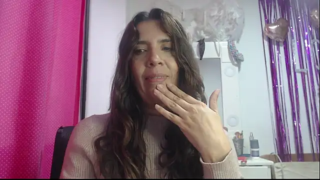 Snapshot of Victoria_meester chatting on 02.17.25 Victoria meester online show from 02.17.25