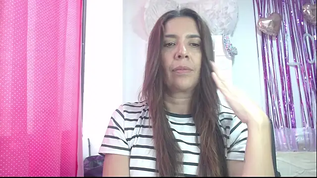 Snapshot of Victoria_meester chatting on 02.19.25 Victoria meester online show from 02.19.25