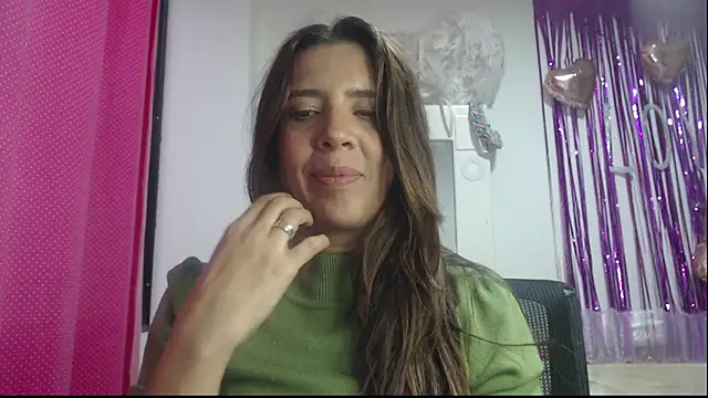 Snapshot of Victoria_meester chatting on 02.20.25 Victoria meester online show from 02.20.25